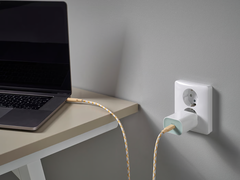 O mais recente carregador Sjöss da IKEA (na foto) oferece uma potência de até 65W. (Fonte da imagem: IKEA)