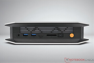 Bosgame M5 - Conexões na parte frontal