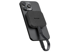 O NX-P4MG compatível com MagSafe custa a partir de US$ 188 no Japão. Na foto: o SSD portátil conectado a um iPhone. (Fonte da imagem: Nextorage)