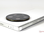 O Xiaomi 14 Ultra pode não chegar até a primavera de 2024, o antecessor foi fotografado. (Fonte da imagem: Notebookcheck)