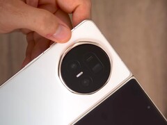 Alguns senhores já estão testando o Honor Magic V5. As comparações com o Magic V3 e o Oppo Find N5 também estão incluídas. (Fonte da imagem: Tech Tablets)