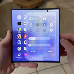 O Samsung Galaxy Z Fold7 executando o One UI 8.5. (Fonte da imagem: SamMobile)
