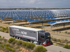 Caminhões eletrônicos grandes exigem baterias grandes (e baratas). (Imagem: MAN)