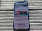 Não se espera que o formato compacto do iPhone 13 mini retorne tão cedo. (Fonte da imagem: Notebookcheck)