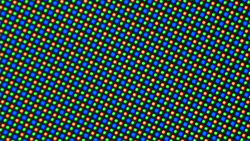 O painel OLED usa uma matriz de subpixel RGGB com um diodo vermelho, um azul e dois verdes.