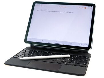 iPad Air 4 com teclado Magic Keyboard e lápis 2