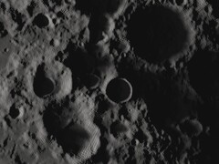 A cratera Shackleton no polo sul da Lua (Fonte da imagem: NASA; cortada)