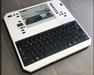O Evertop PC é um clone do IBM XT com até 500 horas de duração da bateria e carregamento solar. (Fonte da imagem: ericjenott via Github)