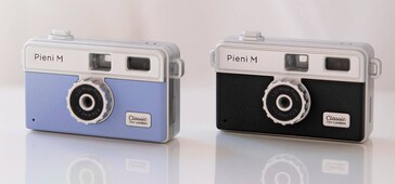 A Kenko Toy Camera Pieni M vem nos modelos azul-acinzentado ou preto. (Fonte: Kenko Tokina)