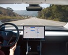 Um modelo 3 de condução em piloto automático (imagem: Tesla)