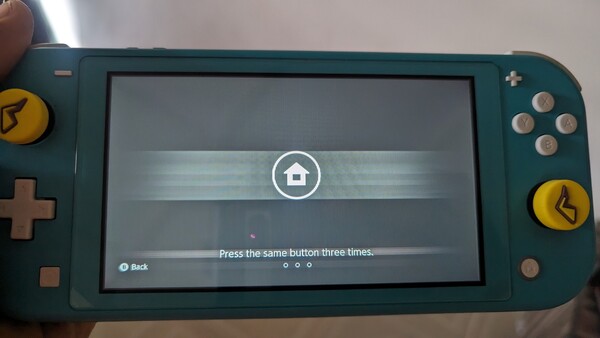 O Nintendo Switch Lite tem uma tela LCD sensível ao toque. (Fonte da imagem: NotebookCheck)