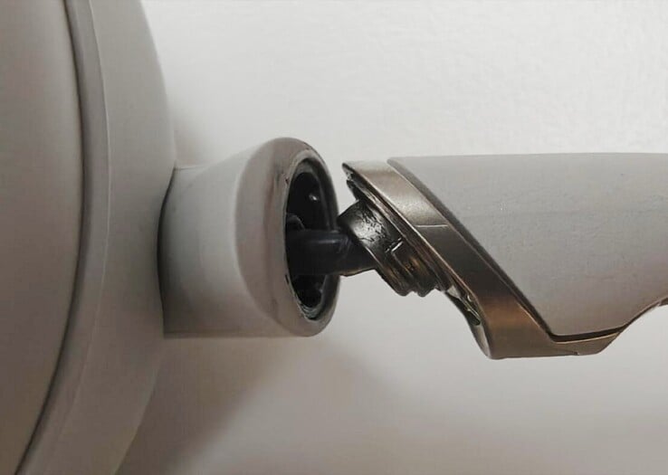Um proprietário do Sony WH-1000XM6 relatou o primeiro defeito na dobradiça (Fonte da imagem: Xiaohongshu)