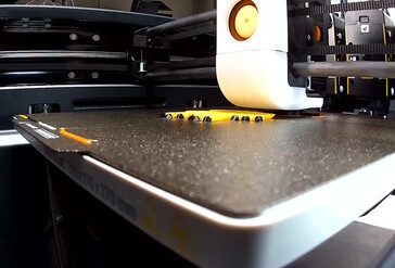 Uma câmera embutida permite o monitoramento ao vivo (Fonte da imagem: Snapmaker)
