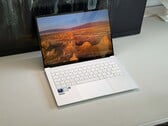 Análise do laptop Asus ZenBook S14 2026 — OLED mais brilhante, mas uma iGPU Panther Lake lenta