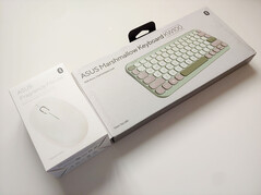 Frente da embalagem. (Fonte da imagem: Notebookcheck)