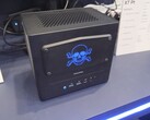 O Minisforum AtomMan X7 Pt com resfriamento líquido é a mais recente adição à família de mini PCs AtomMan de alto nível. (Fonte: PC Watch)