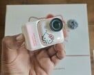 A edição limitada da câmera de ação Insta360 Go Ultra Hello Kitty oferece 200 minutos de autonomia