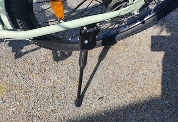 O suporte para bicicletas oferece um ótimo apoio para a bicicleta elétrica Touroll B2