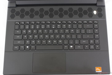 Layout de teclado quase idêntico ao do Alienware x16 R1