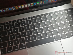 O primeiro MacBook ARM da Apple será um sucessor espiritual do modelo descontinuado de 12 polegadas. (Fonte de imagem: Notebookcheck)