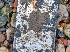 Depois de cinco anos submerso no rio Tâmisa, um iPad Mini permitiu que a Met Police resolvesse uma investigação que já durava seis anos. (Fonte da imagem: Met Police via BBC)