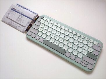 Conteúdo da embalagem. (Fonte da imagem: Notebookcheck)