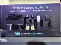 O teclado Asus ROG Falcata e o mouse Harpe 2 Ace foram exibidos na Computex 2025 (fonte da imagem: Notebookcheck)