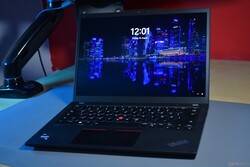 em análise: Lenovo ThinkPad X13 G4, amostra de análise fornecida por