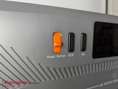 O botão mágico alterna entre 230 e 120 V
