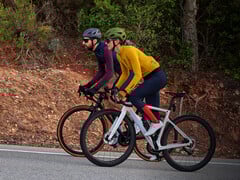 O Edge 1050 é um dos quatro computadores de ciclismo da Garmin elegíveis para a atualização da versão 28.20 da série da Garmin. (Fonte da imagem: Garmin)