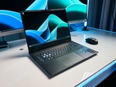 Análise do laptop HP Omen Transcend 16 (2024): Uma máquina para jogos RTX 4070 com tela OLED