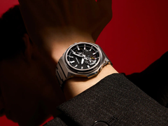 O Casio G-Steel GST-B1000-1AJF, na foto. (Fonte da imagem: Casio Japan)