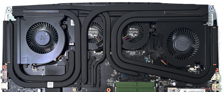 MSI Cooler Boost Titan emprega um sistema de resfriamento com quatro ventiladores de sete tubos de calor