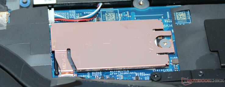 A unidade do sistema é um SSD PCIe, e o L15 só pode acomodar SSDs no formato M.2-2242, e não os modelos M.2-2280 mais comuns.