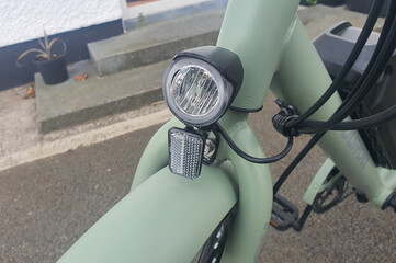Luz dianteira da bicicleta elétrica Touroll B2