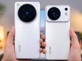 As imagens que circulam atualmente destacam as diferenças de design entre os modelos Vivo X500 Pro (à esquerda) e o Vivo X500.