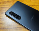 A edição Frost Black da Xperia 1 II também vem com 12 GB de RAM. (Fonte da imagem: Engadget Japan)