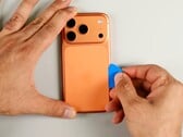 Diz-se que o iPhone Ultra da Apple possui duas baterias.