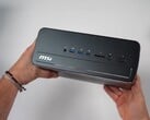 O Mini PC MSI Pro Max Edge AI tem muitas portas de E/S na parte frontal.