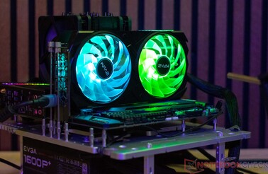 O KFA2 GeForce RTX 4060 Ti EX durante nossas medições de ruído