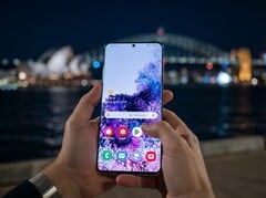 Espera-se que a série S27 da Samsung tenha o maior aumento na capacidade da bateria desde o S20 Ultra (foto ao lado).