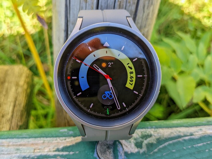 A tela OLED do Galaxy Watch5 Pro é sempre fácil de ler