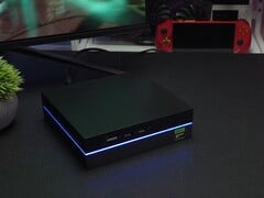 Mini PC para jogos da Yohris com portas frontais e faixa de luz LED (Fonte da imagem: ETA PRIME/YouTube)