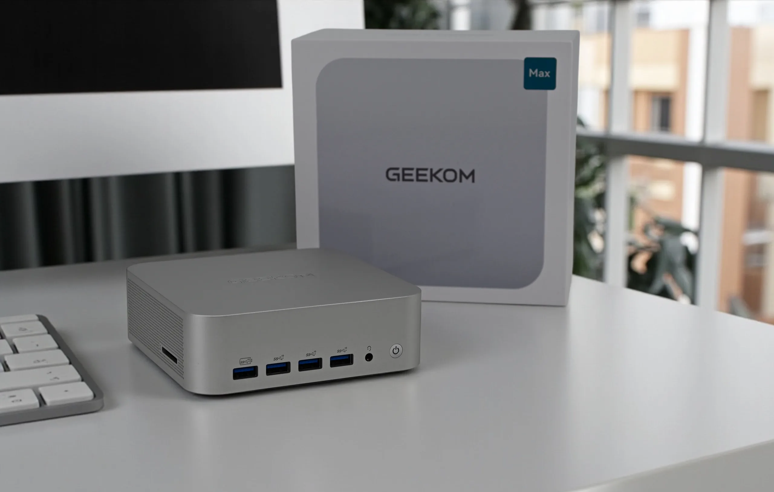 GEEKOM A9 MAX／AMD Ryzen AI 9 HX 370 GEEKOM A9 Max AI AMD Mini PC | Powered by Ryzen AI 9 HX 370
