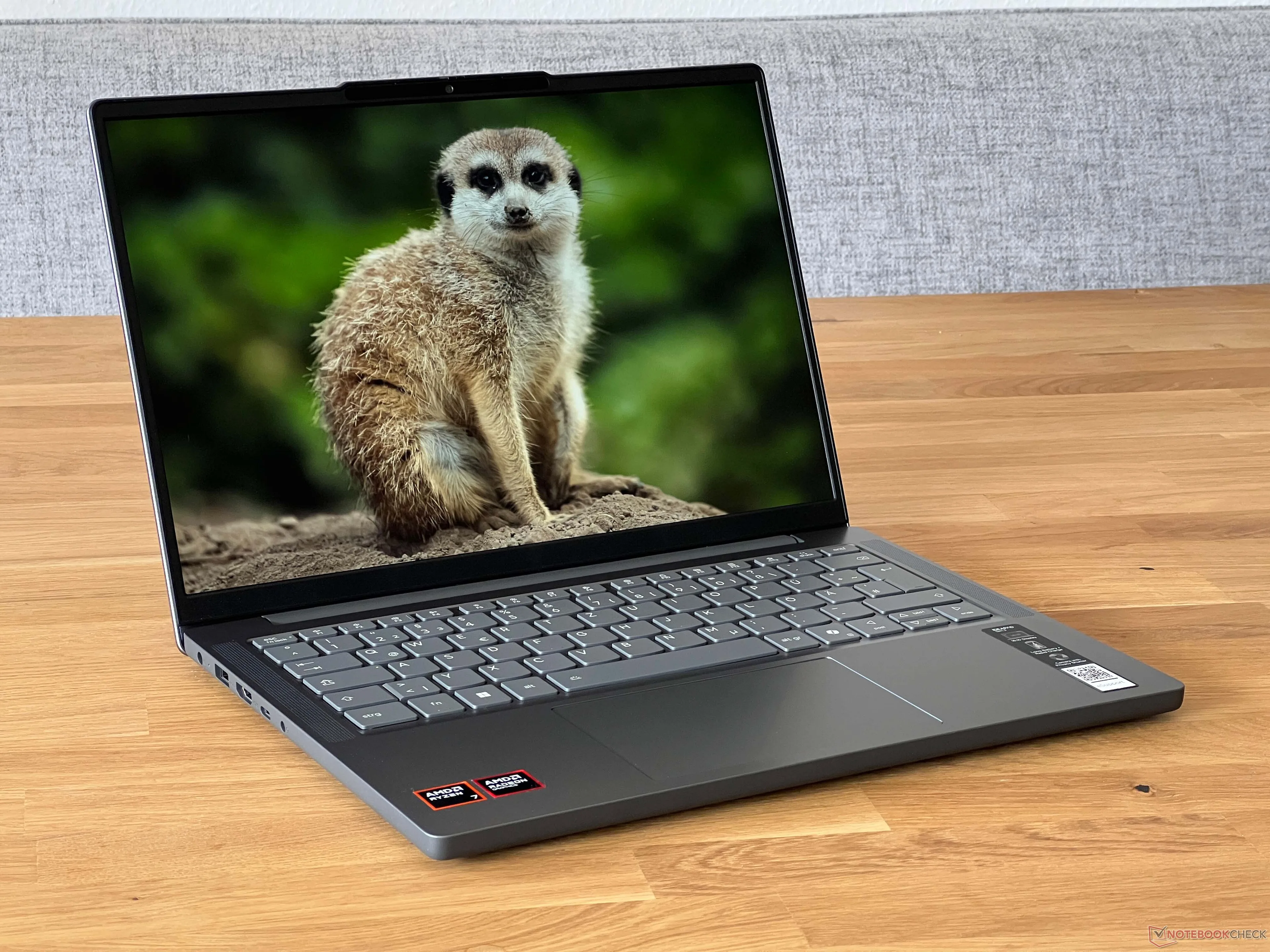 ideapad_slim_3_14_g10_case_07-