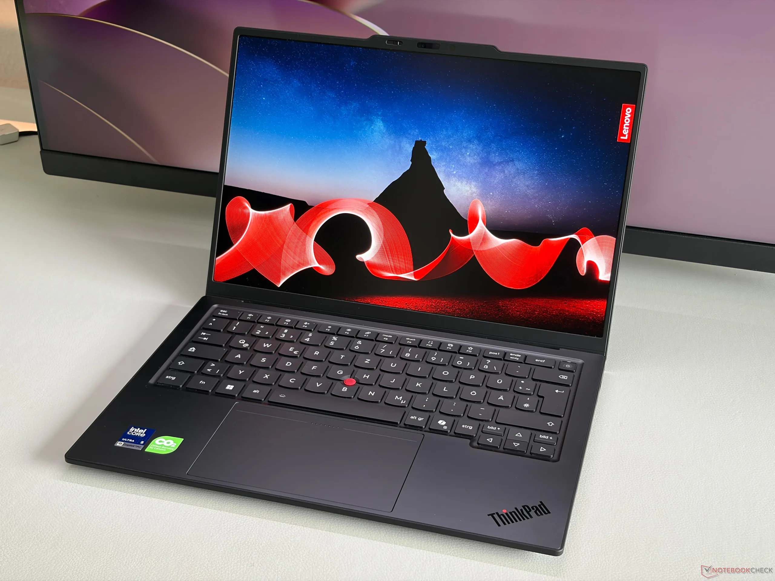 Lenovo ThinkPad X1 Carbon Gen 14 21V70075GE - Reviews e