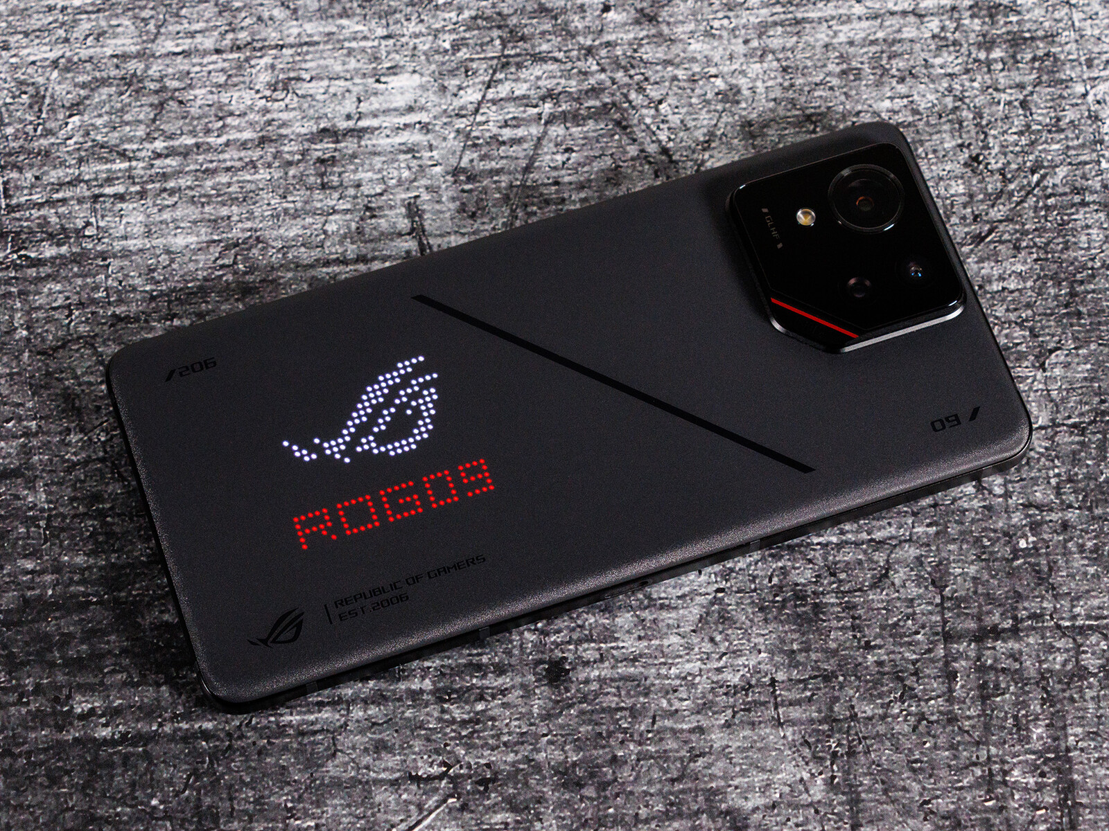 Asus ROG Phone 9 Pro - Notebookcheck.info