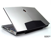 Com as mãos em: Notebook Alienware M17X